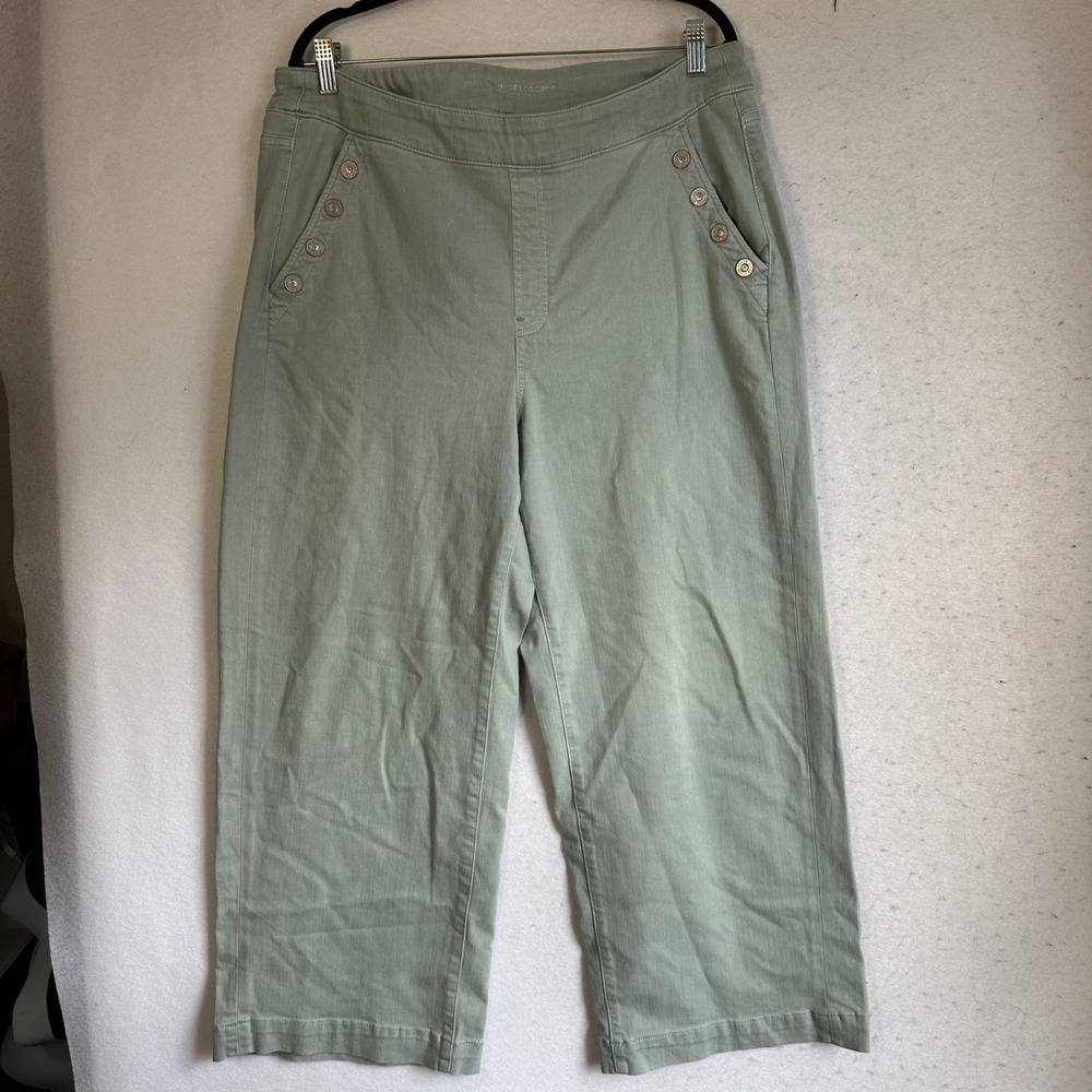Chicos Pull On Wide Leg Crop Pants Sage Green Button Detail Size 3R US 16R